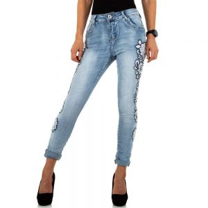 Jeans mit Blütenornamenten